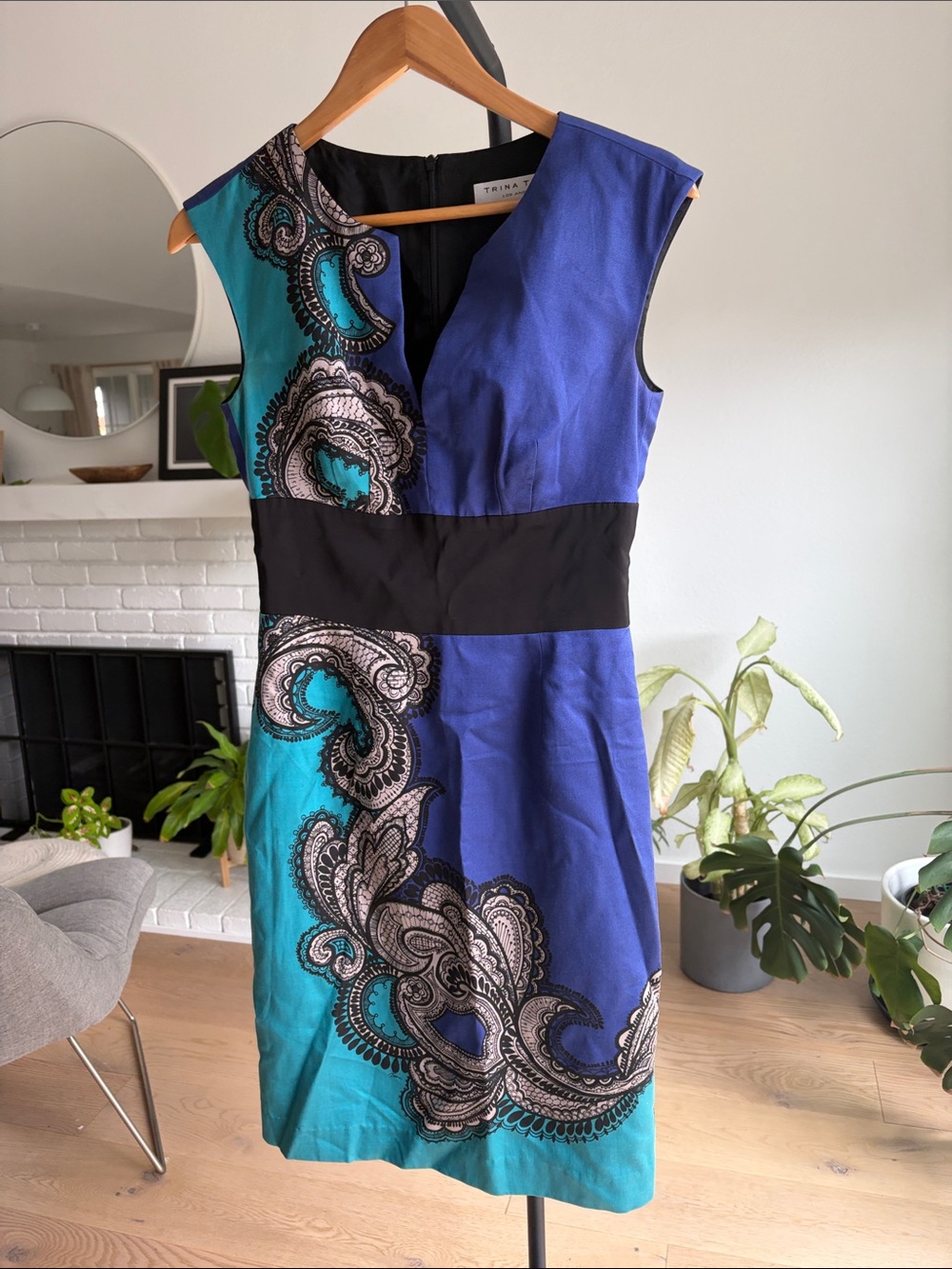 Elegant Trina Turk Cocktail Dress – Versatile & Timeless